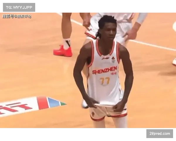 深圳外援史密斯压力增大 需在冯熙瑞伤退后撑起内线 深圳外援史密斯压力增大 需在冯熙瑞伤退后撑起内线